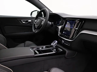Volvo S60 Volvo S60 T6 PLUG-IN HYBRID LONG RANGE PLUS DARK 19INCH SCHUIFDAK ACC BLIS - afbeelding nr 39