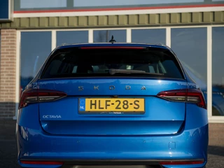 Škoda Octavia | Matrix LED | Lodge Interieur | Chrome pakket | Stoel-, Stuur- & voorruitverwarming | Navi 13inch | Wireless App-connect | El. achterklep m.sensor | ACC | Winterpakket - afbeelding nr 43