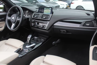 BMW 2 Serie BMW 2 Serie Cabrio M240i xDrive High Exe. M Sport / Camera / Leder / Harman Kardon / 18'' / Keyless / Navigatie / Stuurverwarming / DAB / Windscherm / Stoelverwarming / Cruise Control - afbeelding nr 15