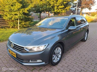 Volkswagen Passat Volkswagen Passat Variant 1.6 TDI Business Edition +Carplay - afbeelding nr 17