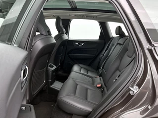 Volvo XC60 Volvo XC60 2.0 T6 AWD Plus Dark - afbeelding nr 11