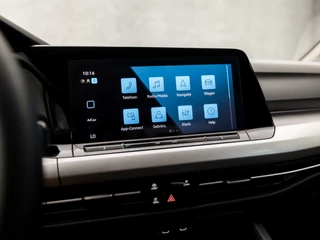 Volkswagen Golf Volkswagen Golf 1.0 TSI Sport (APPLE CARPLAY, GROOT NAVI, MEMORY SEATS, ALCANTARA, CAMERA, SPORTSTOELEN, KEYLESS, LM VELGEN, LED KOPLAMPEN, NIEUWSTAAT) - afbeelding nr 28