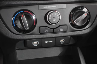 Hyundai i10 Hyundai i10 1.0 Automaat Comfort 5-zits | Navigatie | Apple Carplay/Android Auto | Cruise Control | DAB | Airco - afbeelding nr 19