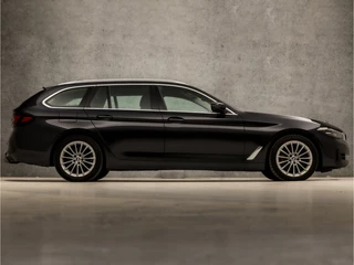 BMW 5 Serie BMW 5 Serie Touring 530e Sportline 293Pk Automaat (APPLE CARPLAY, GROOT NAVI, DEALER ONDERHOUDEN, CAMERA, SFEERVERLICHTING, LEDER, SPORTSTOELEN, ADAPTIVE CRUISE, TREKHAAK ELEKTRISCH, NIEUWSTAAT) - afbeelding nr 4