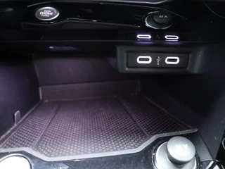 Volkswagen T-Roc Volkswagen T-Roc 1.5 TSI R-Line | Parkeersensoren | Stoelverwarming | Carplay | - afbeelding nr 42