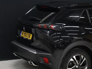 Peugeot 2008 Peugeot 2008 1.2 PureTech GT [APPLE CARPLAY, DIGITAL DASH, SFEERVERLICHTING, TREKHAAK AFNEEMBAAR, CAMERA, CLIMATE CONTROL, HALF LEDER, DODEHOEK DETECTOR, NAVIGATIE, NIEUWSTAAT] - afbeelding nr 26
