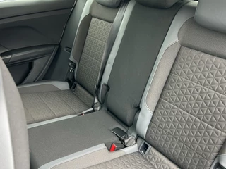 Volkswagen T-Cross Volkswagen T-Cross 1.0 TSI STYLE NAVI/PDC/CARPLAY/STOELVERW - afbeelding nr 12