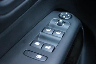 Citroën C5 Aircross Citroen C5 Aircross 1.2 130PK AUTOMAAT | NAVIGATIE BY APPLE CARPLAY/ANDROID AUTO | ACHTERUITRIJ CAMERA | KEYLESS ENTRY/START | LED KOPLAMPEN | CRUISE CONTROL | CLIMATE CONTROL | DAB+ RADIO | ALL SEASON BANDEN | 18