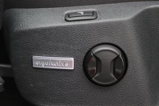 Volkswagen Golf Panoramadak, Camera, Climate, Navigatie, Bluetooth, DAB, Trekhaak, 18'' - afbeelding nr 13