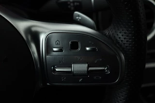 Mercedes-Benz C-Klasse Mercedes-Benz C-klasse 300e AMG Night | Carplay | 360 camera | Trekhaak | Stoelverwarming | Keyless | Leder/Alcantara | Full LED | Navigatie - afbeelding nr 17