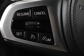 BMW 3 Serie BMW 3-serie 320i High Executive Edition (TREKHAAK, PARKEERSENSOREN, STOELVERWARMING, LEER, NAVIGATIE, NL-AUTO) - afbeelding nr 16