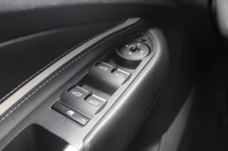 Ford Kuga Ford Kuga 1.5 EcoBoost Vignale | Trekhaak Afneembaar 2000KG | Cruise Control | Navigatie | Climate Control | Lichtmetalen Velgen | - afbeelding nr 20