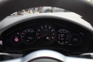 Porsche Cayenne Porsche Cayenne Coupé 3.0 / Trekhaak / Panoramadak / Camera / Luchtvering / 22'' / Bose / Stoelventilatie / Sportchrono / Stoelverwarming / DAB / ACC - afbeelding nr 19