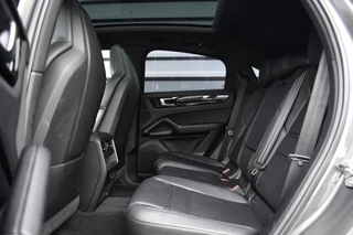 Porsche Cayenne | Panoramadak | Sport Chrono | Achterasbesturing | 21'' Velgen | Leder Dashbord | Orig. NL | - afbeelding nr 8
