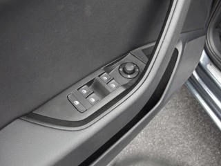 Škoda Superb AUTOMAAT / STOELVERW / XENON / CARPLAY / NAVI / CLIMA / PDC / BLUETOOTH / CRUISE / NL-AUTO - afbeelding nr 25