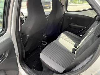 Toyota Aygo Toyota Aygo Automaat 1.0 VVT-i x-play | AIRCO | CAMERA | Lage km-stand | - afbeelding nr 17