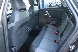Citroën C4 Citroen C4 1.2 130PK FEEL PACK | NAVIGATIE | HEAD UP DISPLAY | ACHTERUITRIJ CAMERA | APPLE CARPLAY/ANDROID AUTO | LICHTMETALEN VELGEN | PARKEER SENSOREN | CLIMATE CONTROL | AFNEEMBARE TREKHAAK | EXTRA GETINTE ACHTER RUITEN | - afbeelding nr 7