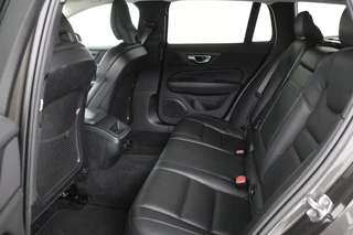 Volvo V60 Volvo V60 Cross Country 2.0 B5 AWD Pro | Trekhaak | Leder |  Stoel & stuurverwarming | Camera | Adaptive cruise | Carplay | Harman/Kardon | Keyless | BLIS | Memory | Navigatie - afbeelding nr 7
