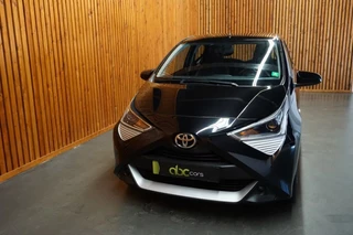 Toyota Aygo Toyota Aygo 1.0 VTT-I X-PLAY/ AIRCO - afbeelding nr 2
