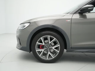 Audi A1 Achteruitrijcamera Virtual Cockpit 98 - afbeelding nr 11