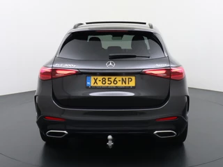 Mercedes-Benz GLC Mercedes-Benz GLC 300e AMG // Trekhaak // Distronic // Panoramadak // Memory // 360 Camera // Keyless // 20 inch - afbeelding nr 36