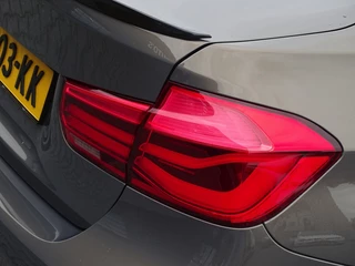 BMW 3 Serie BMW 3 Serie 330e 293PK M Sport / M Individual / LED - afbeelding nr 39