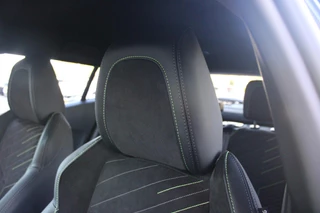 Peugeot 2008 Peugeot 2008 1.2 130PK AUTOMAAT GT PACK | ELEKTRISCH BEDIENBARE BESTUURDERSSTOEL | NAVIGATIE | FULL LED KOPLAMPEN | DRAADLOZE APPLE CARPLAY/ANDROID AUTO | ADAPTIVE CRUISE CONTROL | CAMERA VOOR + ACHTER | CLIMATE CONTROL | LICHTMETALEN VELGEN 17