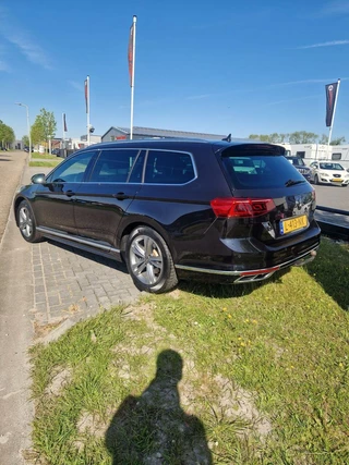 Volkswagen Passat Volkswagen Passat Variant 1.5 TSI R-Line Business +150 pk DSG panodak,Trekhaak,digdash, - afbeelding nr 4