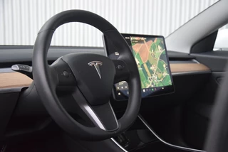 Tesla Model 3 - afbeelding nr 15