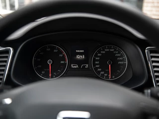 SEAT Leon | Navigatie & Apple Carplay/Android Auto | Parkeersensoren | Hoogteverstelling stoelen | Climate control | Donker getint glas | Cruise control - afbeelding nr 9