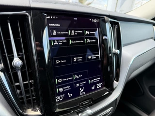 Volvo XC60 Volvo XC60 2.0 B5 Momentum Exclusive |Pano|Carplay|Leer|Memory|AutoPilot|HUD|El.Trekhaak|19