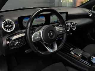 Mercedes-Benz A-Klasse Mercedes-Benz A-Klasse 200 163PK Automaat AMG Night Pano Sfeer Camera - afbeelding nr 9