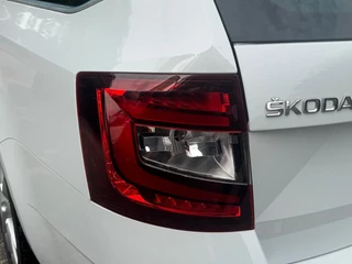 Škoda Octavia Škoda Octavia Combi 1.6 TDI Greentech Clever Edition Lichtmetalen velgen/Cruise Control/Parkeersensoren - afbeelding nr 40