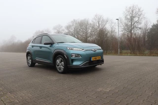 Hyundai Kona Hyundai Kona EV Premium 64 kWh leder stoelverwarming+koeling adaptive cruise & climate control carplay android auto krell - afbeelding nr 17