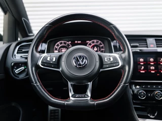 Volkswagen Golf Volkswagen Golf 2.0 TSI GTI Performance Pano Alcantara VOL!! - afbeelding nr 17