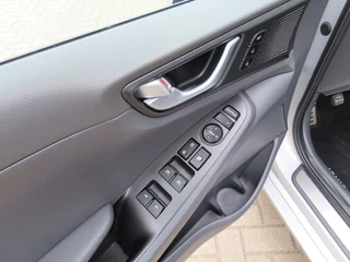 Hyundai IONIQ Hyundai IONIQ 1.6 GDI PHEV Premium Leder Open Dak Trekhaak 2019 - afbeelding nr 18