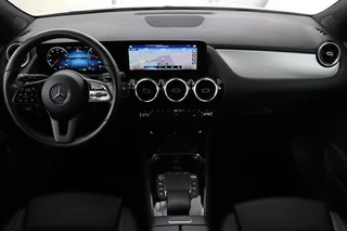 Mercedes-Benz GLA Mercedes-Benz GLA-klasse 250e Style | Adaptive cruise | Carplay |  Stoelverwarming | Camera | Half leder | Full LED | Park Assist | Widescreen | Climate control - afbeelding nr 8