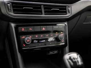 Volkswagen T-Cross (VIRTUAL COCKPIT, APPLE CARPLAY, GROOT NAVI, STOELVERWARMING, CLIMATE, SPORTSTOELEN, GETINT GLAS, ADAPTIVE CRUISE, NIEUWSTAAT) - afbeelding nr 10