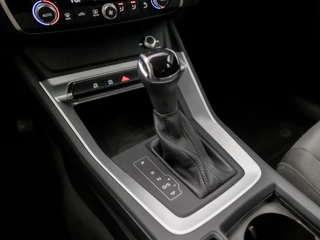 Audi Q3 Audi Q3 35 TFSI Sportline 150Pk Automaat (APPLE CARPLAY, GROOT NAVI, CLIMATE, SPORTSTOELEN, ELEK ACHTERKLEP, PARKEERSENSOREN, CRUISE, NIEUWSTAAT) - afbeelding nr 10