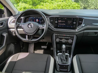 Volkswagen T-Roc Volkswagen T-Roc 1.5 TSI 150PK Automaat Sport | TREKHAAK | CAMERA | CARPLAY | - afbeelding nr 14