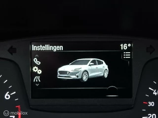 Ford Focus FORD FOCUS 1.0 ECOBOOST TREND EDITION/LED/CARPLAY/CRUISE/LANE ASSIST/16''LMV - afbeelding nr 30
