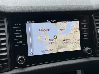 Škoda Kodiaq Skoda Kodiaq 1.5 TSI Sportline Automaat | Trekhaak uitklapbaar | Navigatiesysteem | Stoelverwarming | Stuurverwarming | Getint glas | Cruise control | 20 inch lichtmetalen velgen | Achteruitrijcamera | Parkeersensoren voor en achter - afbeelding nr 16