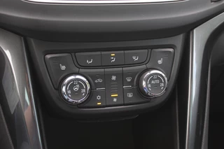 Opel Zafira Opel Zafira 1.4 Turbo Edition 7p. / Trekhaak / Panoramadak / Camera / Leder / 19'' / Navigatie / Stuurverwarming / DAB / ACC / Stoelverwarming / LED-lichtpakket - afbeelding nr 25
