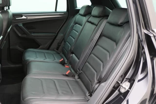 Volkswagen Tiguan Leer, Panoramadak, ACC, Camera, Apple Carplay, DAB, PDC, Trekhaak, 19'' - afbeelding nr 14