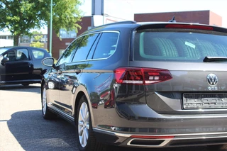 Volkswagen Passat Volkswagen Passat Variant 1.4 TSI PHEV 218pk 6-DSG GTE Business Highline | PanoramaDak | Zomer- en winterset | Carplay | - afbeelding nr 23