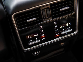 Porsche Cayenne Porsche Cayenne 3.0 V6 340PK Pano Stoelkoeling Bose ACC Sport Chrono Led Matrix 360 Camera Softclose Luchtvering - afbeelding nr 58