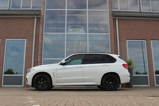 BMW X5 ➡️ BMW X5 xDrive50i F15 High Executive 7p M-sport | M-pakket | 2e eigenaar | Dakraam | Head-up | 20 inch | LED | Camera | 449 pk | 7 persoons | Harman-kardon | Keyless go/entry - afbeelding nr 5