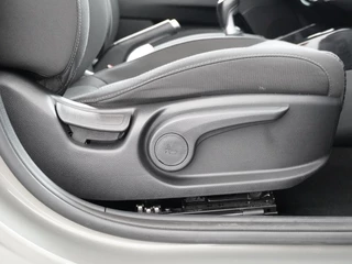 Kia Stonic - Navigatie - Camera - Climate control - Privacy glass - Keyless entry - Fabrieksgarantie tot 05-2029 - afbeelding nr 39