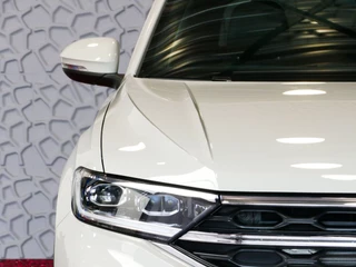 Volkswagen T-Roc Volkswagen T-Roc 1.5 TSI 150PK R-LINE EVO IQ LIGHT ALCANTARA ELEK.KLEP CARPLAY STOEL/STUUR VERW. 18