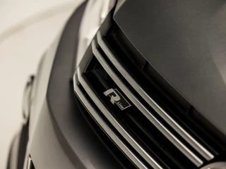 Volkswagen Tiguan Volkswagen Tiguan 1.4 TSI R-Line Sport 150Pk Automaat (PANORAMADAK, NAVIGATIE, XENON, CAMERA, LEDEREN SPORTSTOELEN, STOELVERWARMING, KEYLESS, CRUISE, NIEUWE APK, NIEUWSTAAT) - afbeelding nr 37